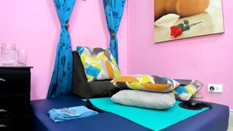 Monica Patricia online show from March 12, 2026, 1:23 am