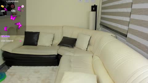 Snapshot of miss_ginebra_1 chatting on February 3, 2025, 7:51 am insta online show from February 3, 2025, 7:51 am