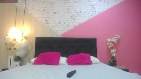 miss_honey1 online show from September 17, 2025, 11:28 pm