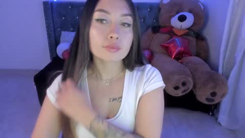 Isabella online show from February 13, 2025, 4:28 pm