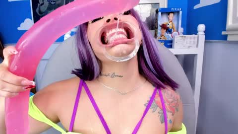 Keisi online show from January 3, 2025, 9:05 pm