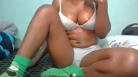 miss_kerrie online show from March 6, 2026, 8:33 am