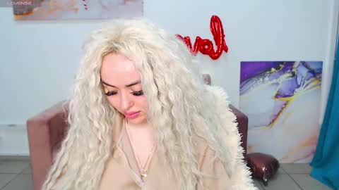 miss_kiten online show from February 19, 2025, 12:14 am