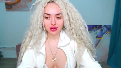 miss_kiten online show from February 23, 2025, 7:17 pm