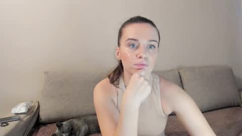 Kitty online show from December 5, 2025, 2:53 am