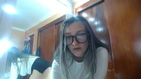 lilieth  online show from February 21, 2025, 4:16 pm