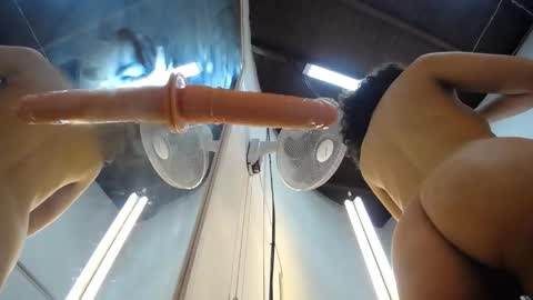 mia online show from November 29, 2025, 1:08 am