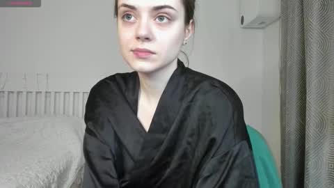 Jenny online show from September 15, 2025, 5:13 pm