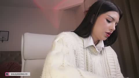 Alejandra online show from March 4, 2026, 10:27 pm