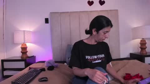 miss_milf_ online show from July 1, 2026, 8:19 pm