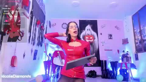 Miss Nicole online show from October 16, 2025, 1:23 pm