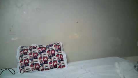 miss_pretty01 online show from April 18, 2026, 4:33 pm