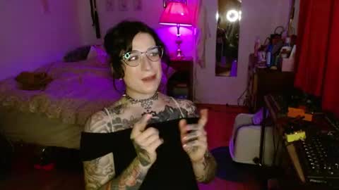 Raven online show from June 19, 2026, 12:15 am