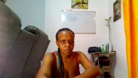 Snapshot of miss_reina21 chatting on July 17, 2026, 1:23 am Reina online show from July 17, 2026, 1:23 am