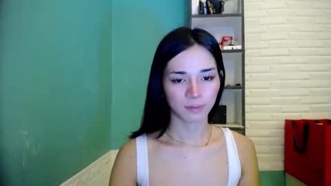 Snapshot of miss_rona_xoxo chatting on May 5, 2026, 12:18 am Rona online show from May 5, 2026, 12:18 am