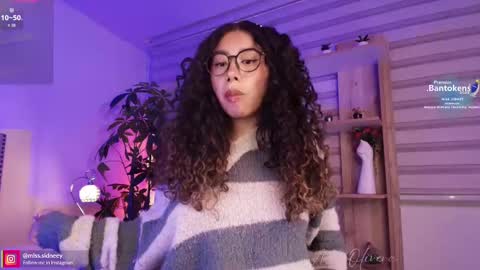 Amy Olivera online show from October 8, 2025, 1:09 pm