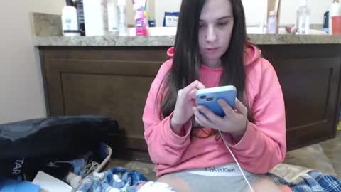 Bella online show from February 4, 2025, 2:28 am