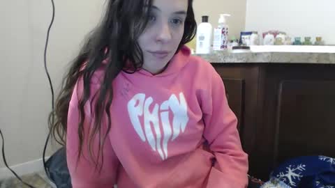 Bella online show from March 3, 2025, 6:33 pm