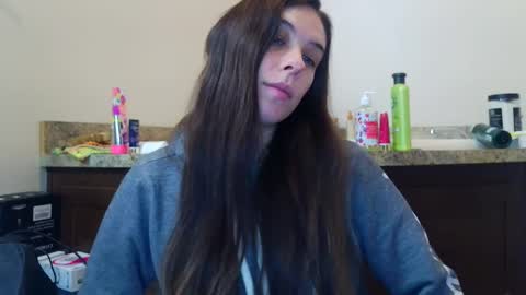 Bella online show from September 9, 2025, 1:21 pm