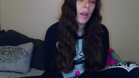 Bella online show from September 25, 2025, 1:59 pm