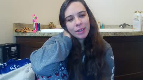 Bella online show from October 7, 2025, 3:20 pm