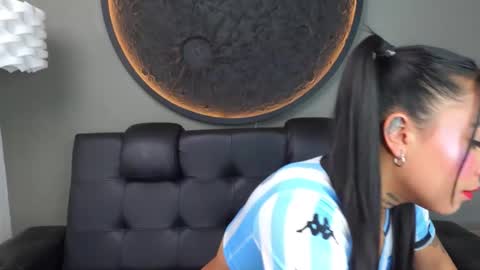 Vaiolette online show from March 13, 2026, 11:17 am