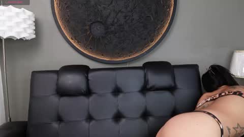 Vaiolette online show from April 21, 2026, 11:05 am