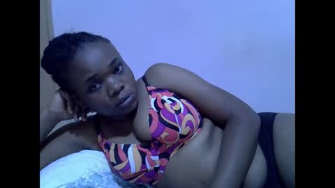 miss_velour online show from April 19, 2026, 6:32 pm