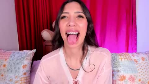 Miss Veronica online show from October 1, 2025, 1:28 pm