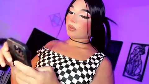 Snapshot of miss_zz chatting on July 7, 2026, 6:12 pm miss_zz online show from July 7, 2026, 6:12 pm