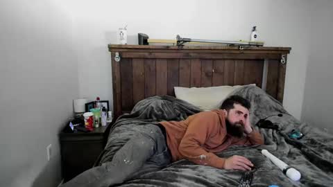 missandsircum online show from February 27, 2025, 4:21 pm