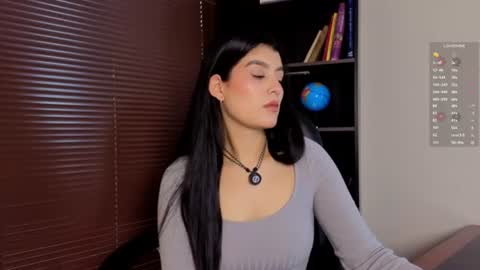 Snapshot of missatenea2 chatting on June 20, 2026, 1:36 pm Laura online show from June 20, 2026, 1:36 pm