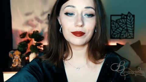 The divine Beverly online show from February 8, 2025, 8:32 pm