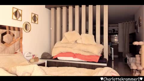 Charlotte independent model online show from February 17, 2025, 4:42 am