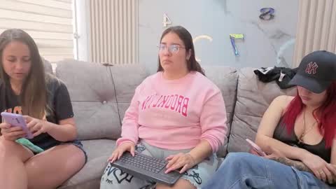 misscheelsee_as online show from April 28, 2026, 3:50 pm