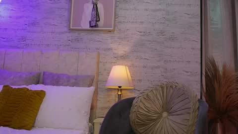 D A N A online show from April 21, 2026, 1:42 am