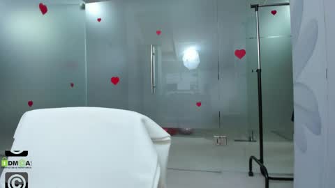 Snapshot of missdominna chatting on May 14, 2026, 2:51 am Miss Domina online show from May 14, 2026, 2:51 am
