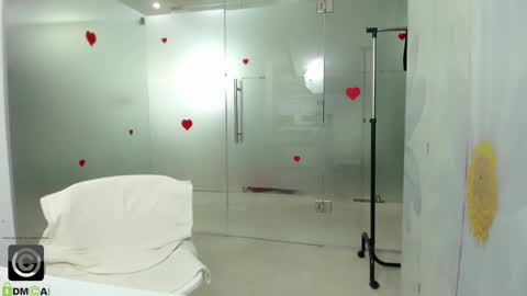 Snapshot of missdominna chatting on May 19, 2026, 2:51 am Miss Domina online show from May 19, 2026, 2:51 am
