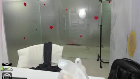 Snapshot of missdominna chatting on May 27, 2026, 2:52 am Miss Domina online show from May 27, 2026, 2:52 am