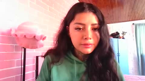 melodie  online show from September 21, 2025, 2:08 pm