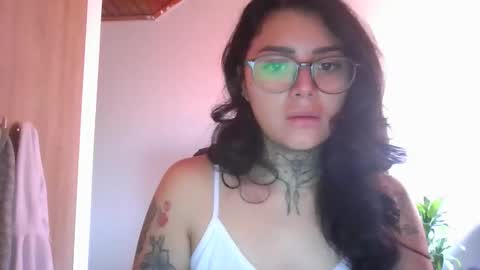 melodie  online show from February 18, 2026, 1:51 pm