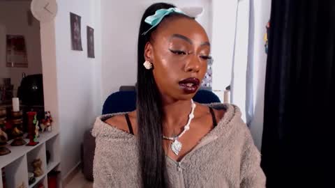 Emilie Diaz online show from March 19, 2026, 3:38 pm