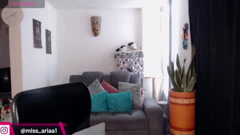 Snapshot of missemilie1 chatting on May 6, 2026, 3:17 pm Emilie Diaz online show from May 6, 2026, 3:17 pm