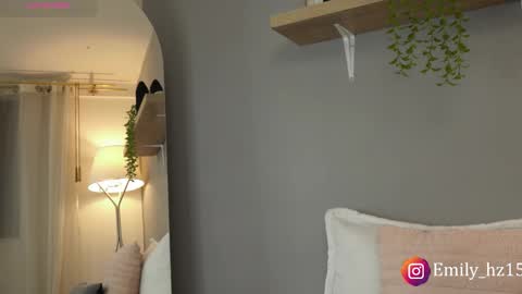 Yuliana online show from November 28, 2025, 9:23 am