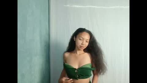 MadagascarQueen online show from May 3, 2026, 11:27 am