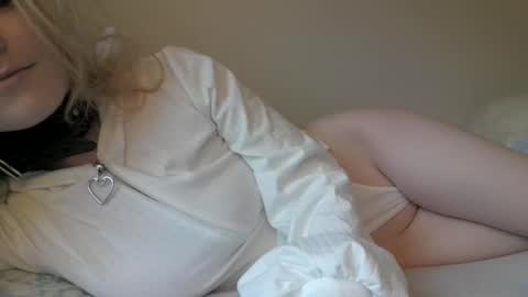 Snapshot of missflood chatting on March 12, 2026, 12:44 pm missflood online show from March 12, 2026, 12:44 pm