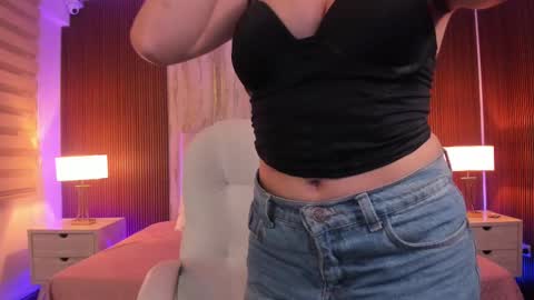 Bella Castillo online show from February 12, 2025, 11:40 am