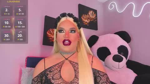 kassandra lazcano online show from September 19, 2025, 2:02 am