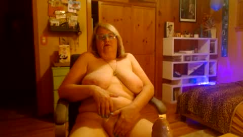 MissKittyFox online show from July 31, 2026, 5:07 am