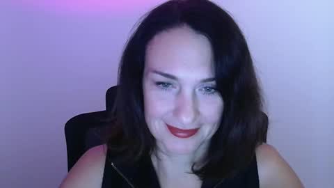 Christina online show from November 1, 2025, 12:18 pm